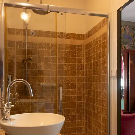 Chateau De Bed & Breakfast Puicheric
